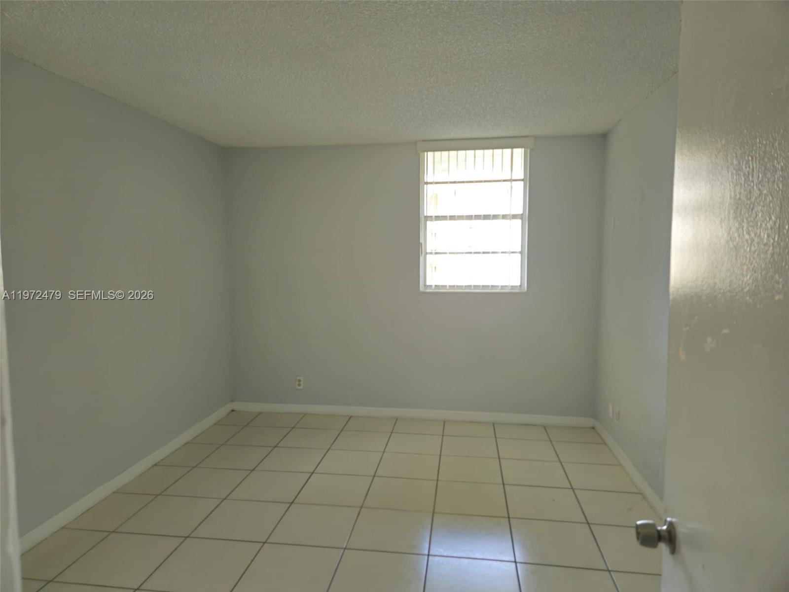 YOLANDA VILLAS CONDO - Residential