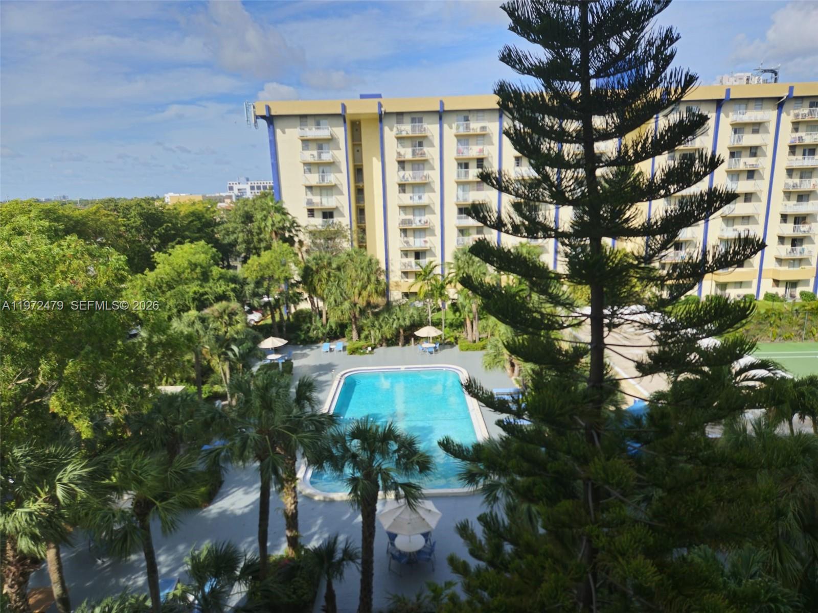 YOLANDA VILLAS CONDO - Residential