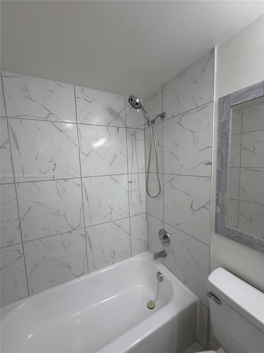 WATERSIDE LUXURY TOWNHOME - Residential Lease