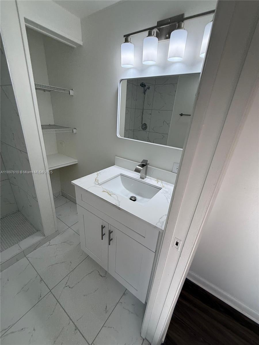 WATERSIDE LUXURY TOWNHOME - Residential Lease