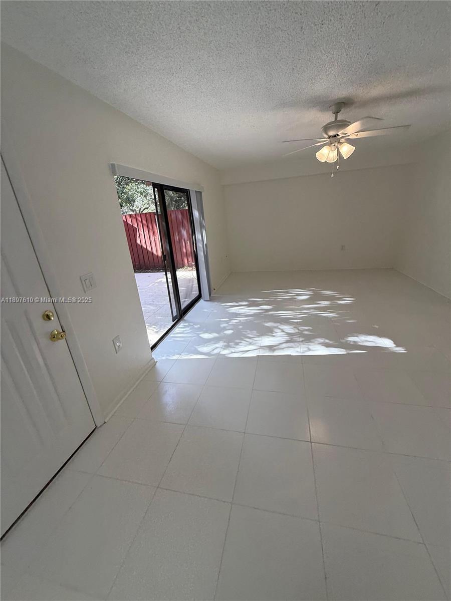 WATERSIDE LUXURY TOWNHOME - Residential Lease