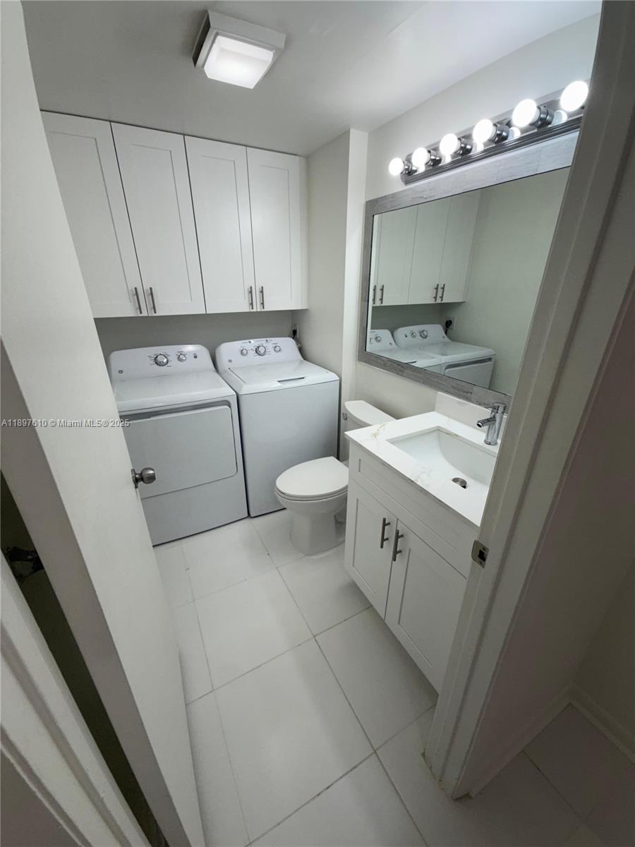 WATERSIDE LUXURY TOWNHOME - Residential Lease