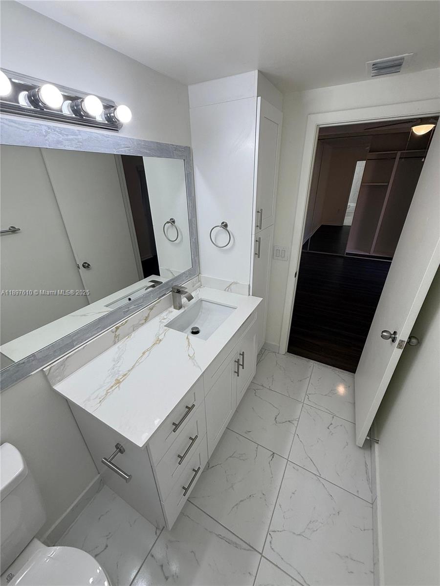 WATERSIDE LUXURY TOWNHOME - Residential Lease