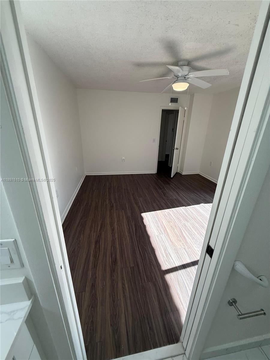 WATERSIDE LUXURY TOWNHOME - Residential Lease