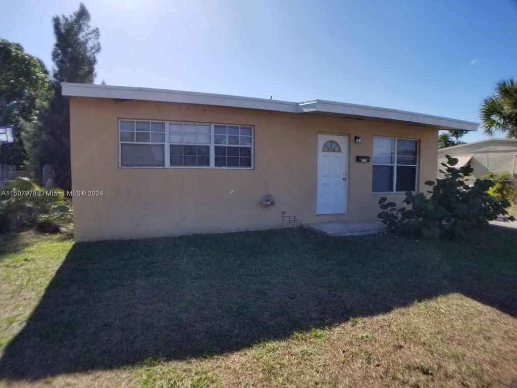 Photo of 1376 11th St #1376, West Palm Beach, FL 33401 (MLS # A11507978)