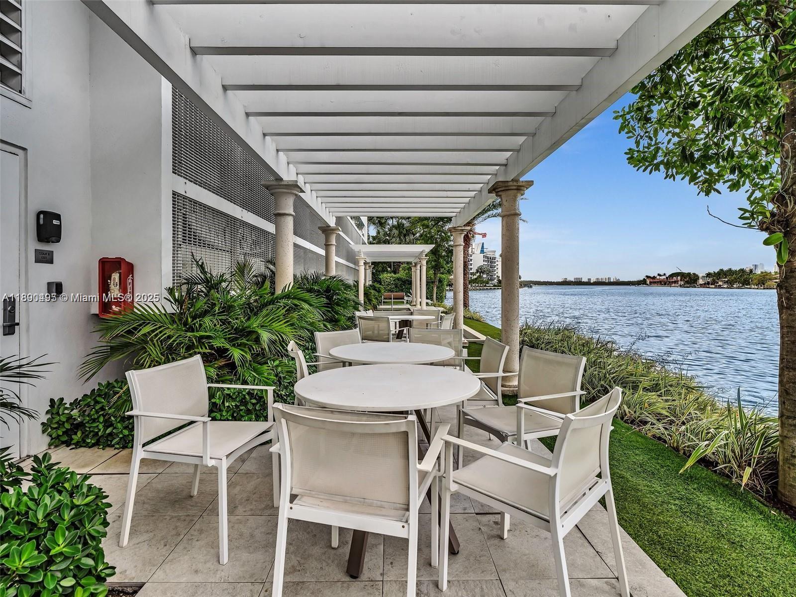 BAY HARBOUR ISLAND - Residential