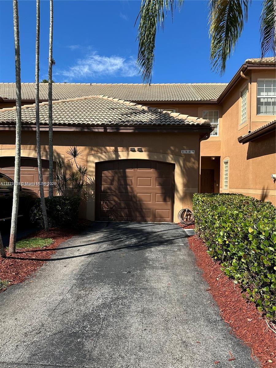 Rental Property at 1569 Veracruz Ln 1569, Weston, Broward County, Florida - Bedrooms: 2 
Bathrooms: 3  - $2,800 MO.