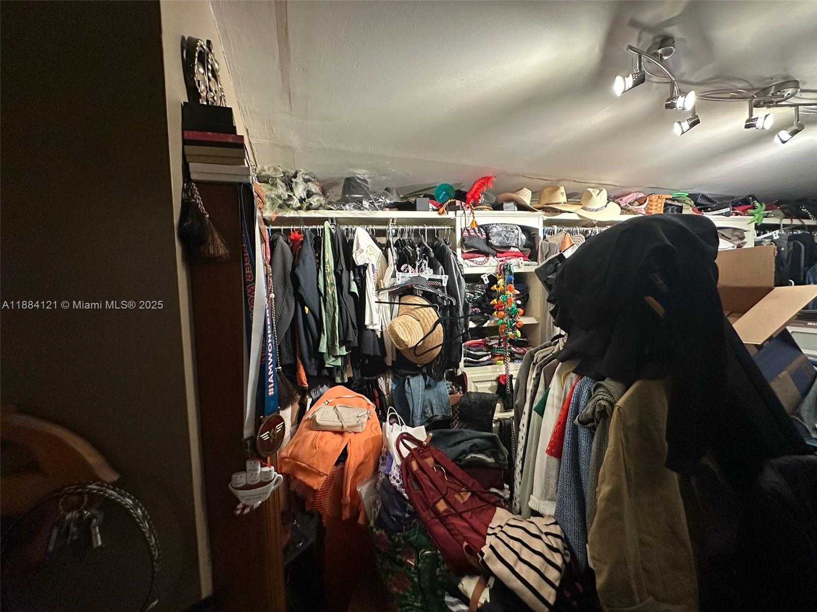 CHULA VISTA - Residential