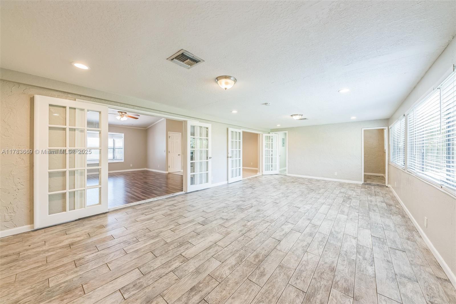 BOCA TRAILS 1 - Residential