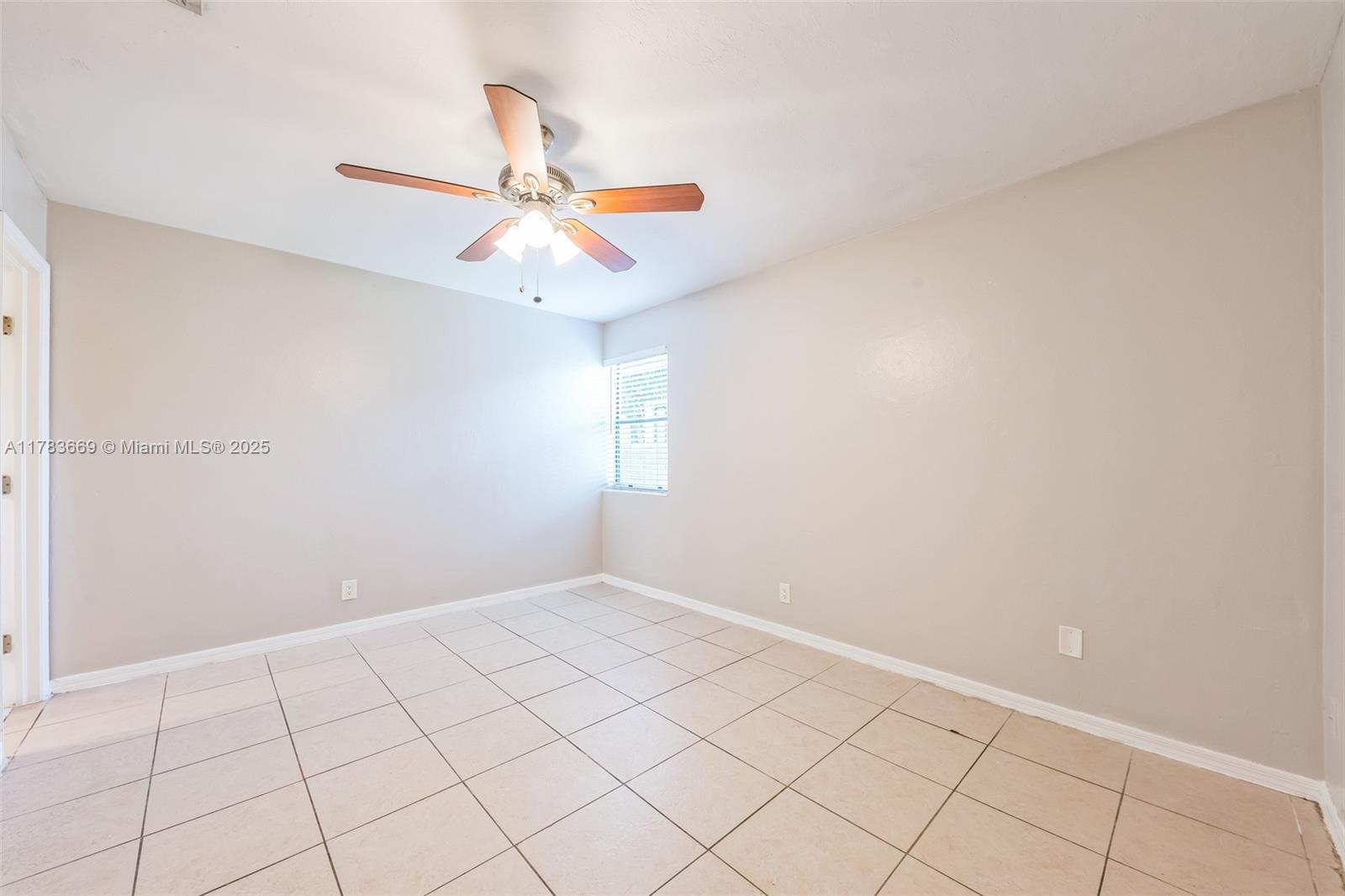 BOCA TRAILS 1 - Residential