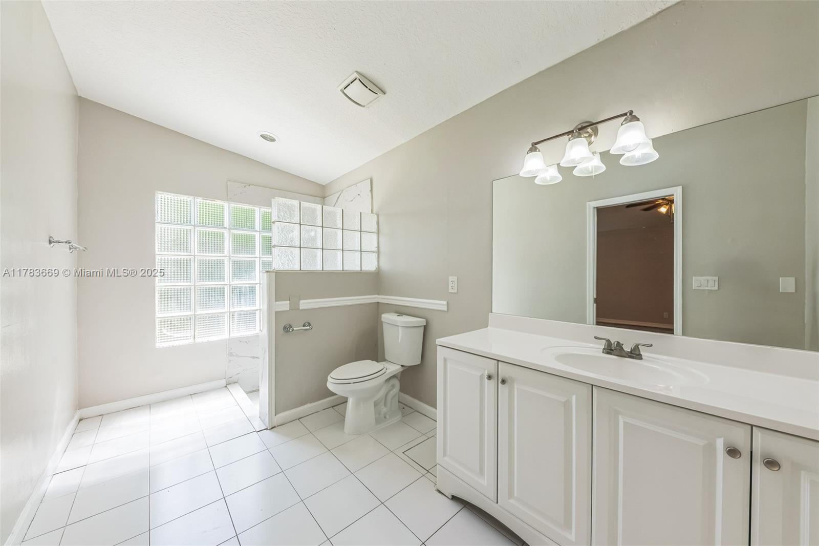 BOCA TRAILS 1 - Residential