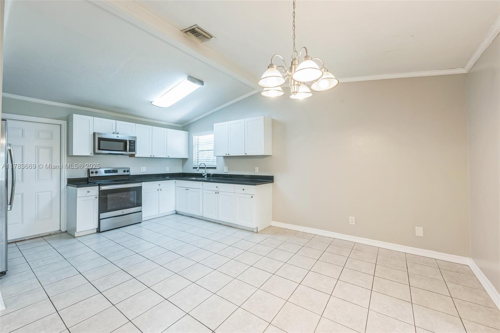 BOCA TRAILS 1 - Residential