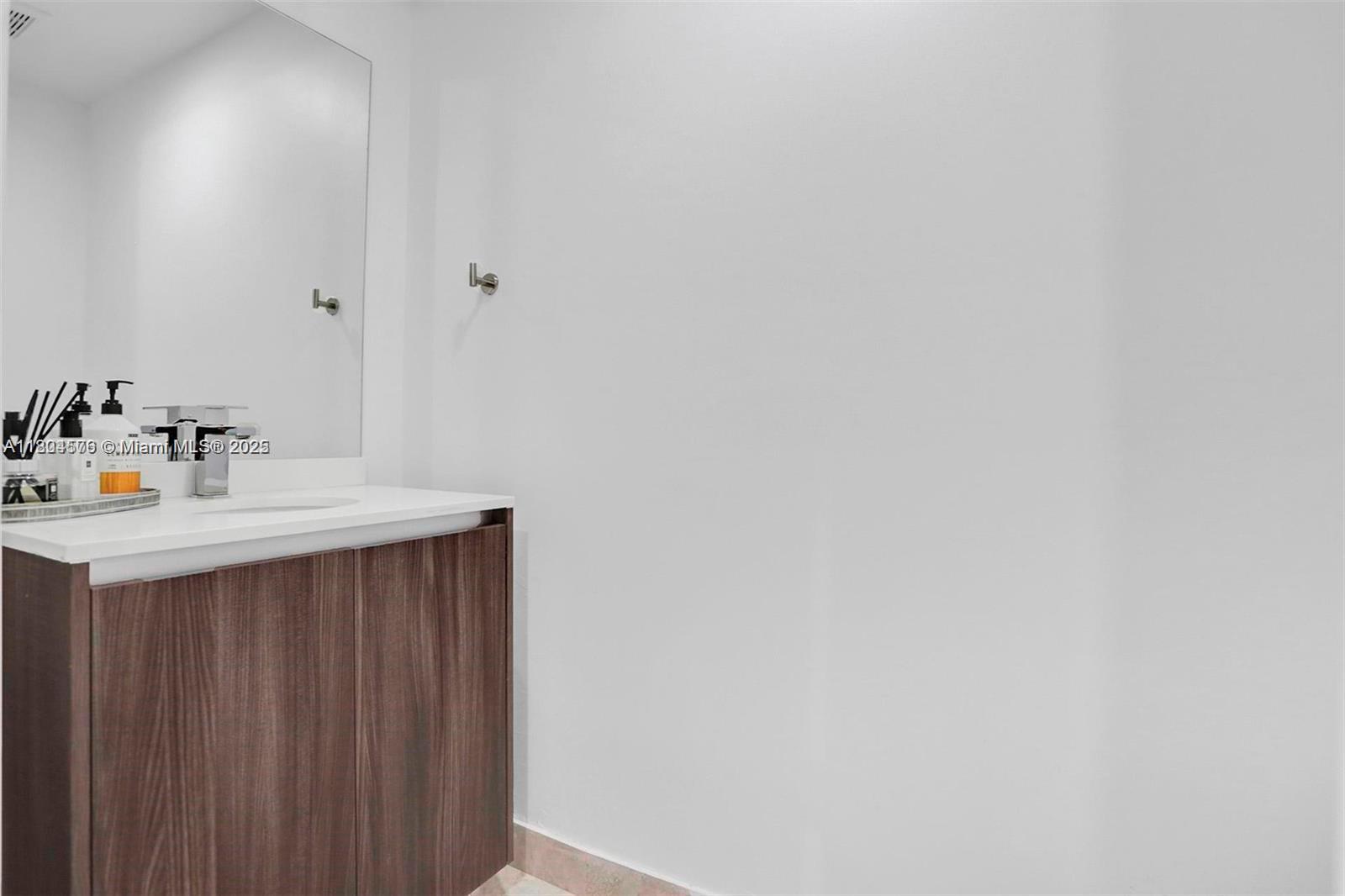 ARIA ON THE BAY CONDO - Residential Lease