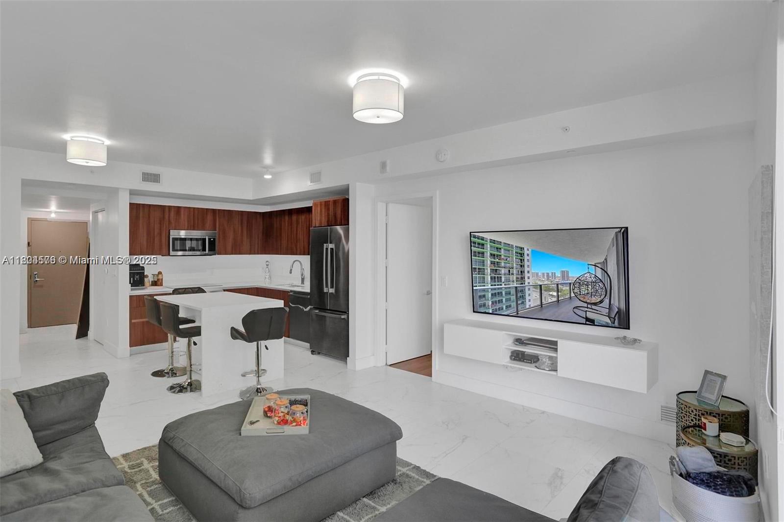 ARIA ON THE BAY CONDO - Residential Lease
