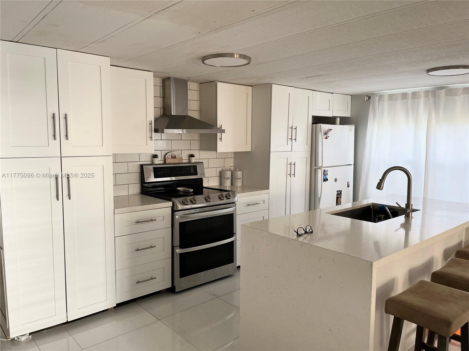 Property for Sale at 21831 Nw 7th Ct, Pembroke Pines, Miami-Dade County, Florida - Bedrooms: 3 
Bathrooms: 2  - $295,000
