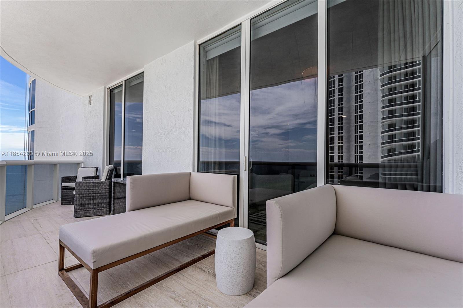 TDR TOWER III CONDO - Residential Lease