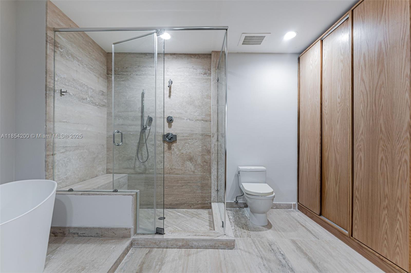 TDR TOWER III CONDO - Residential Lease