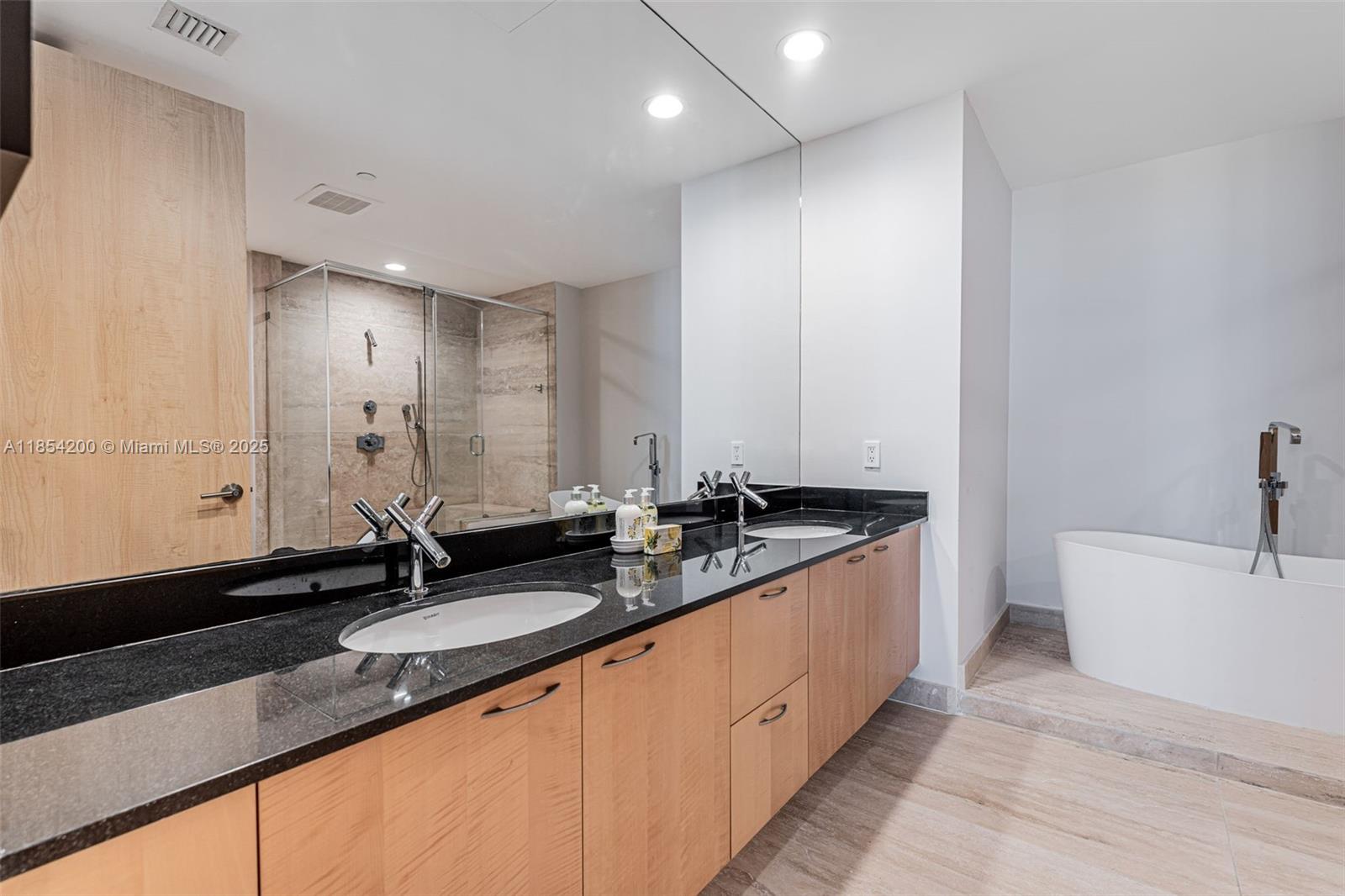 TDR TOWER III CONDO - Residential Lease