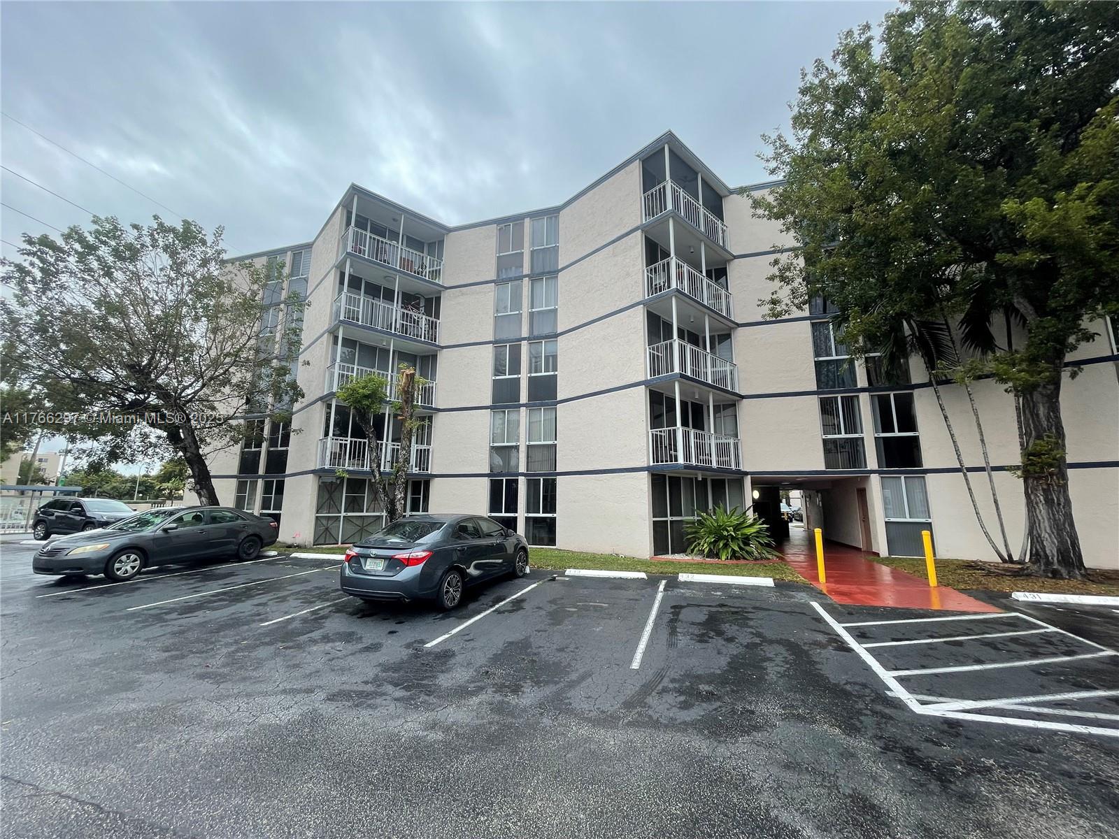 Rental Property at 6995 Nw 186th St E308, Hialeah, Miami-Dade County, Florida - Bedrooms: 2 
Bathrooms: 2  - $2,100 MO.