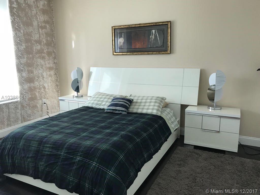 THE PLAZA 901 BRICKELL - Residential Lease