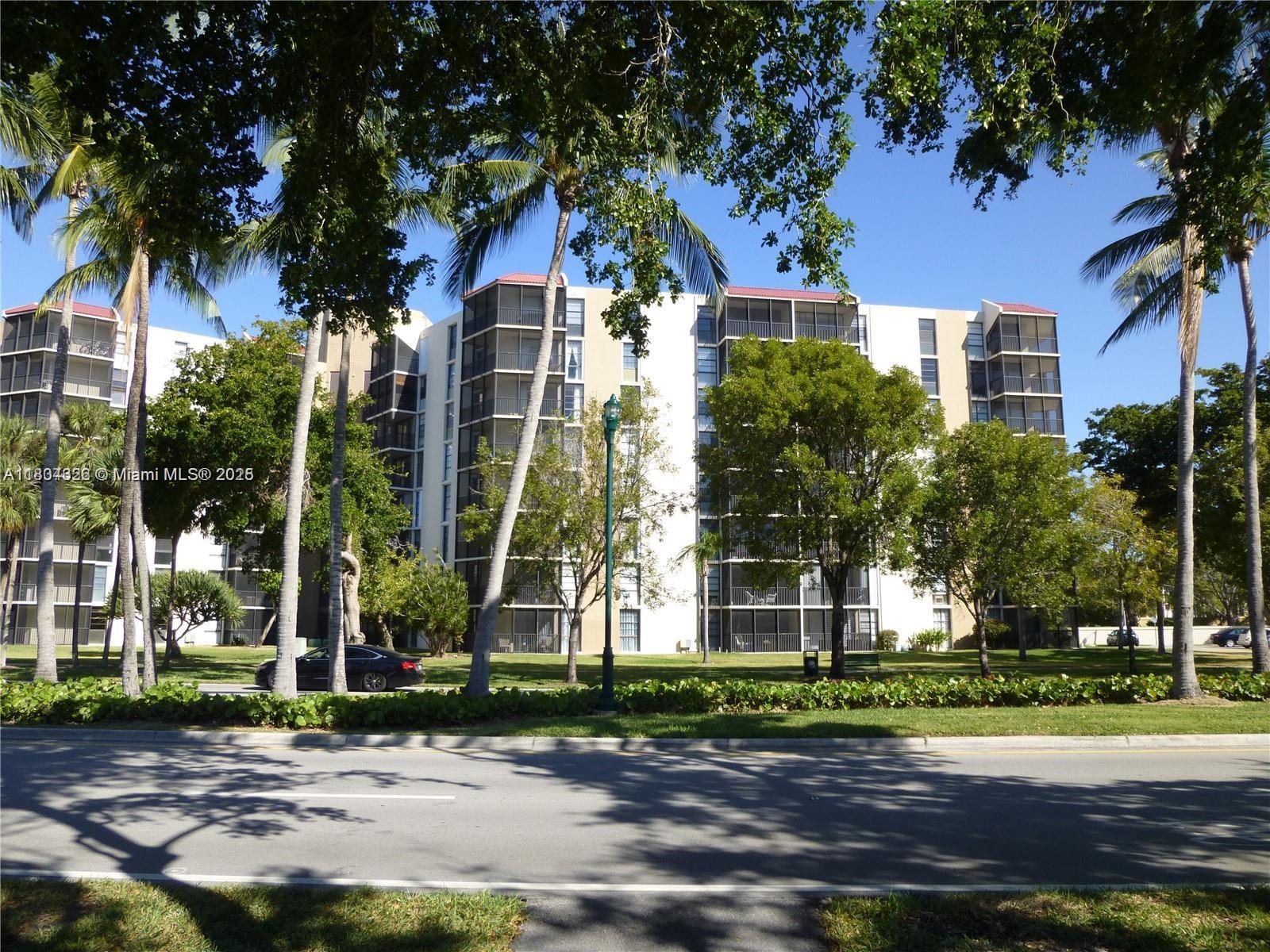 BRAVURA II CONDO - Residential