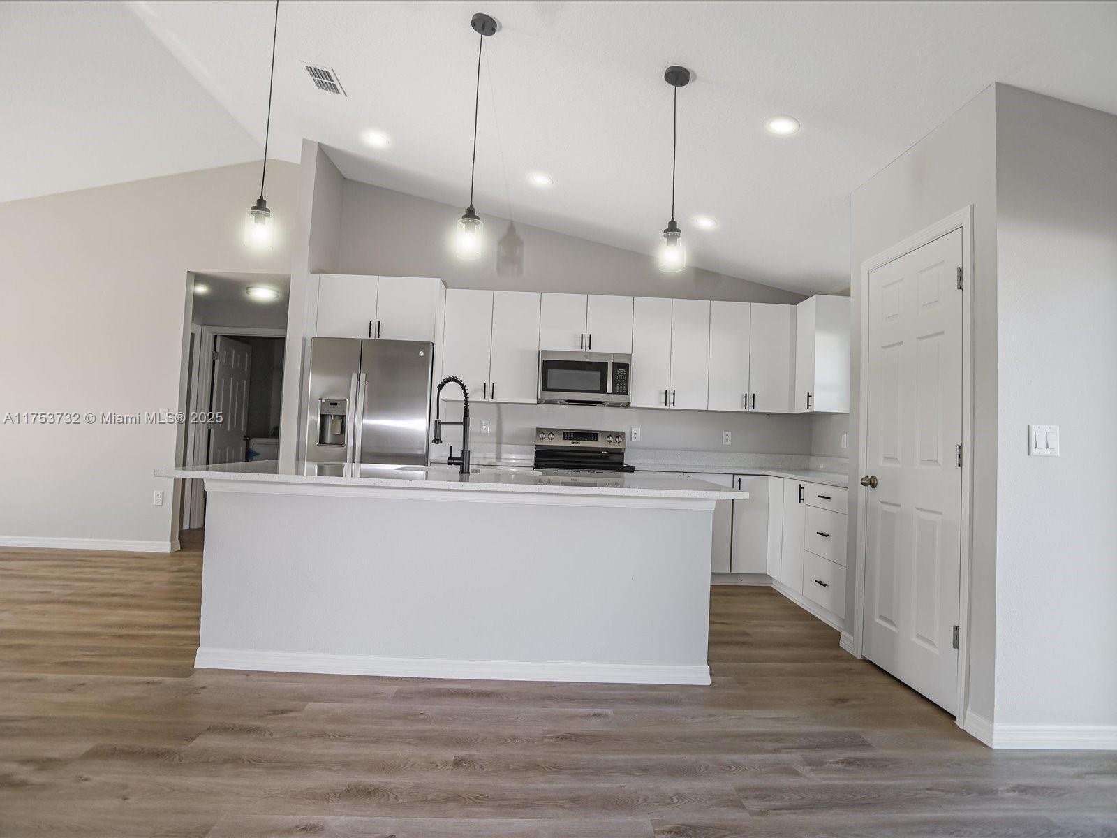 MARION OAKS UN FOUR - Residential