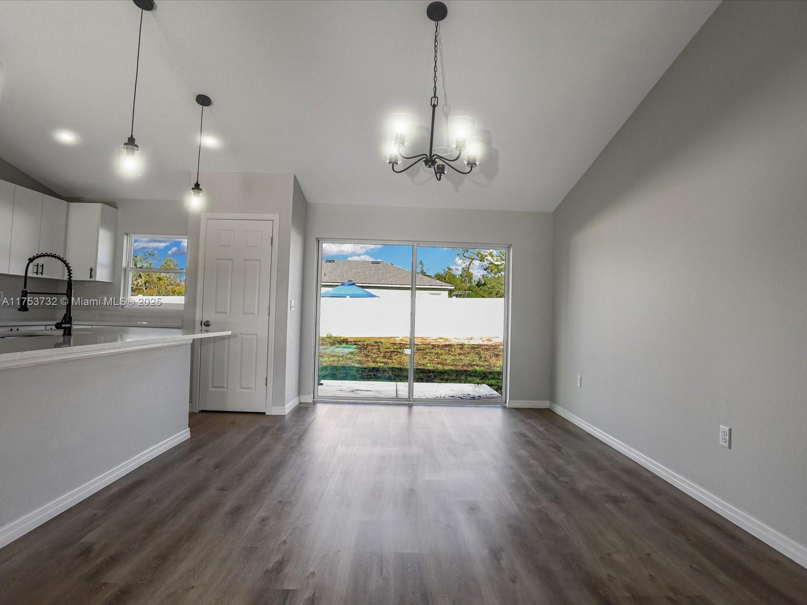 MARION OAKS UN FOUR - Residential