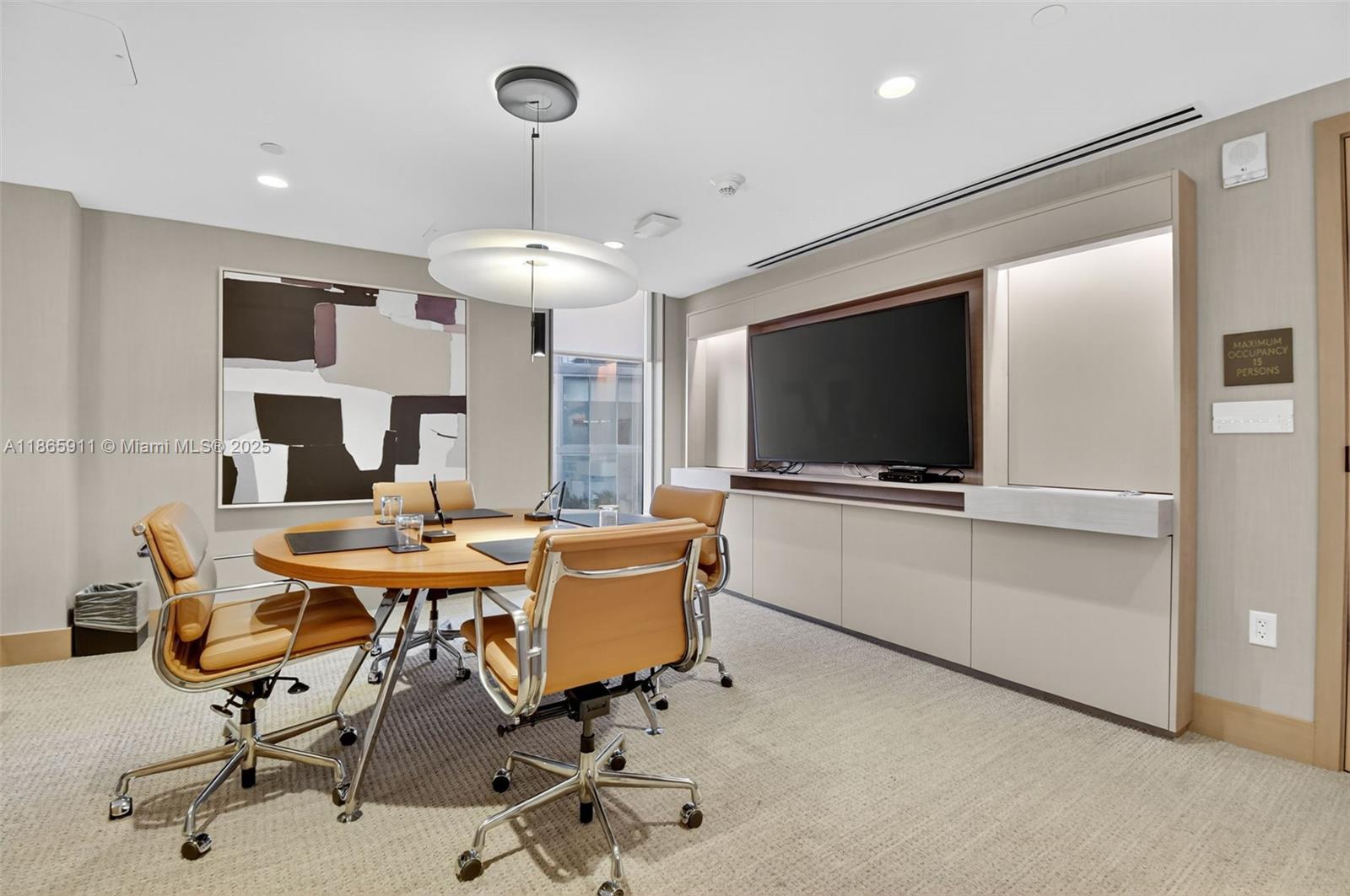 TURNBERRY OCEAN CLUB - Residential