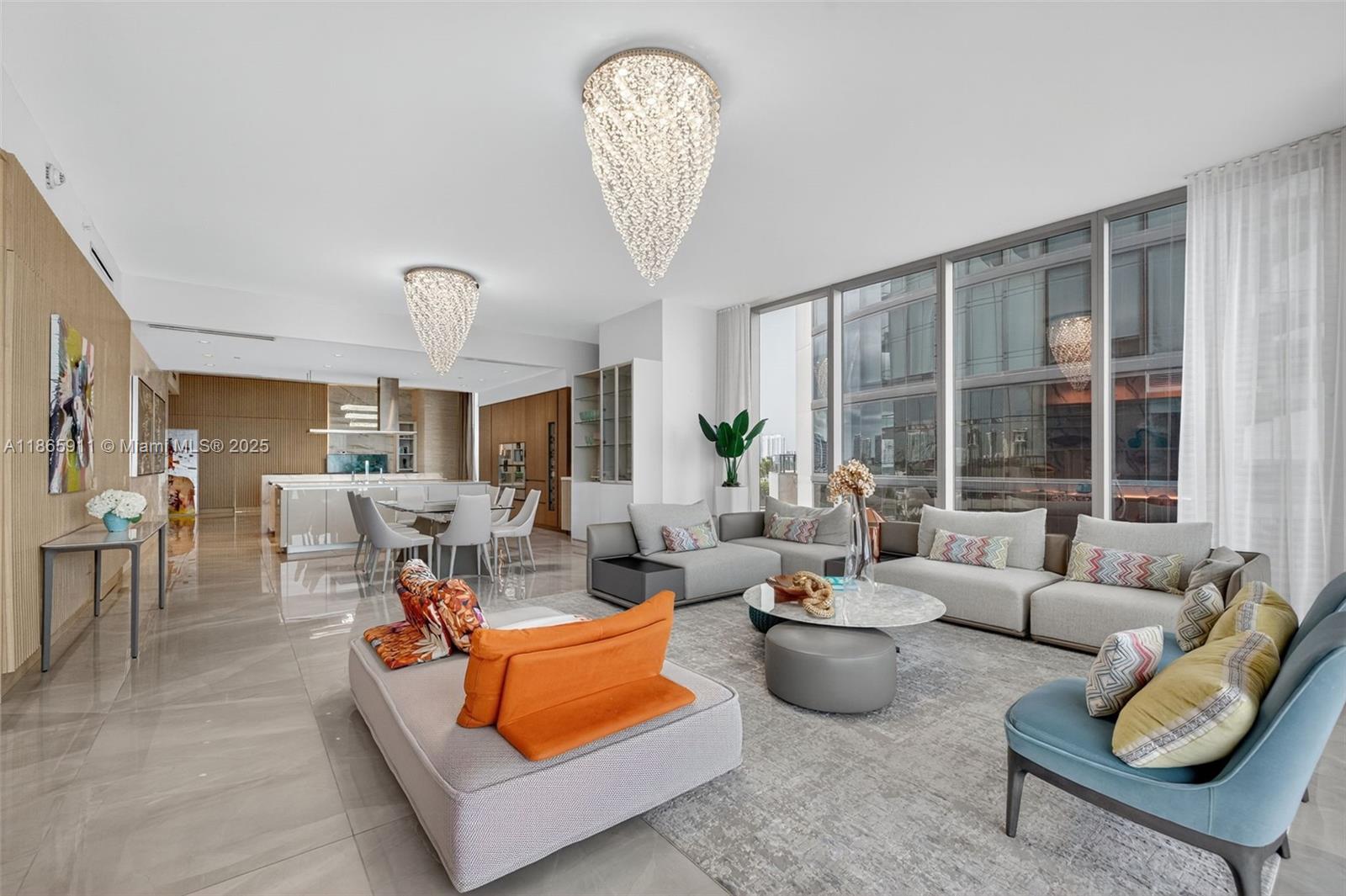 TURNBERRY OCEAN CLUB - Residential