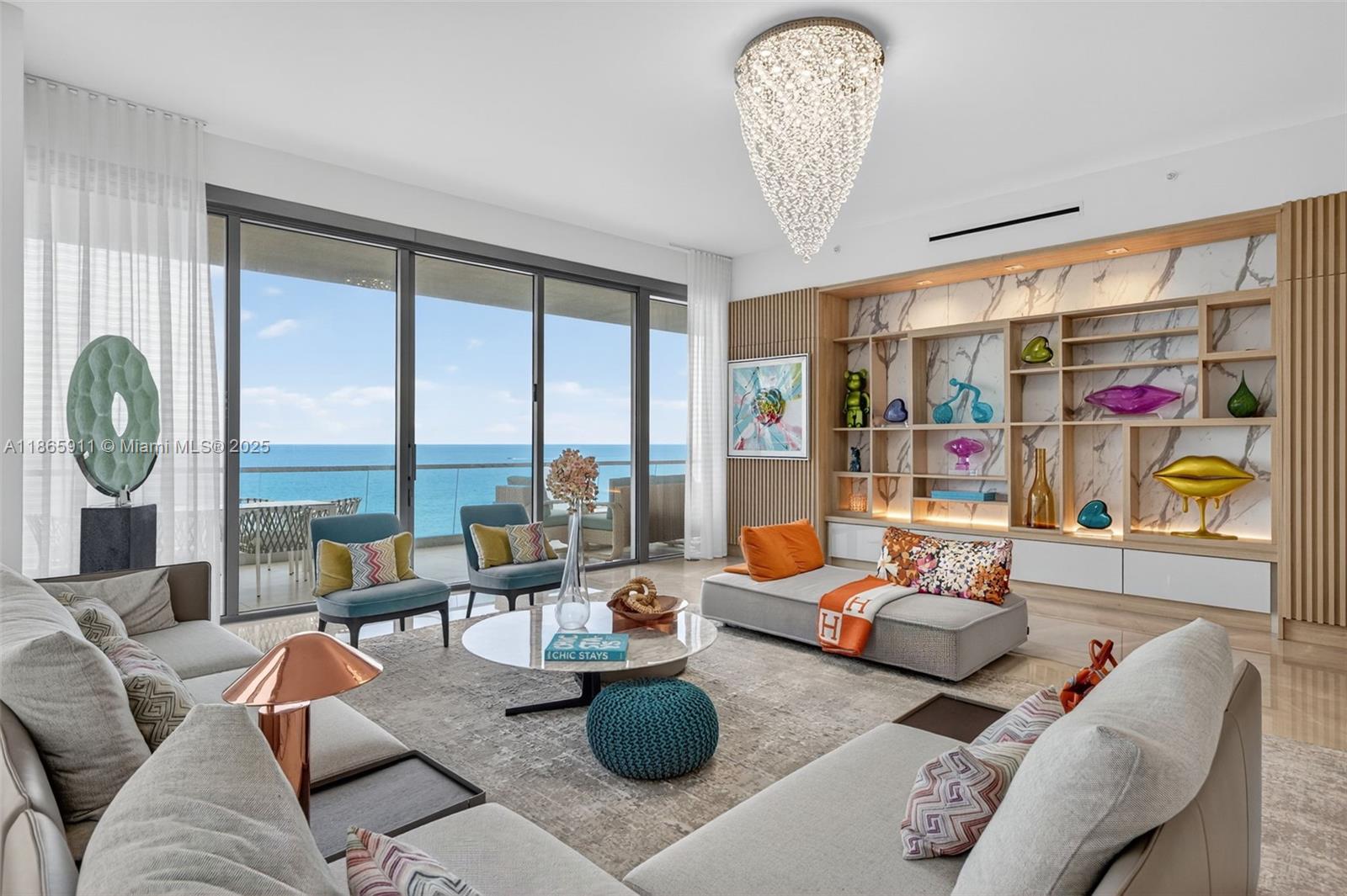 TURNBERRY OCEAN CLUB - Residential