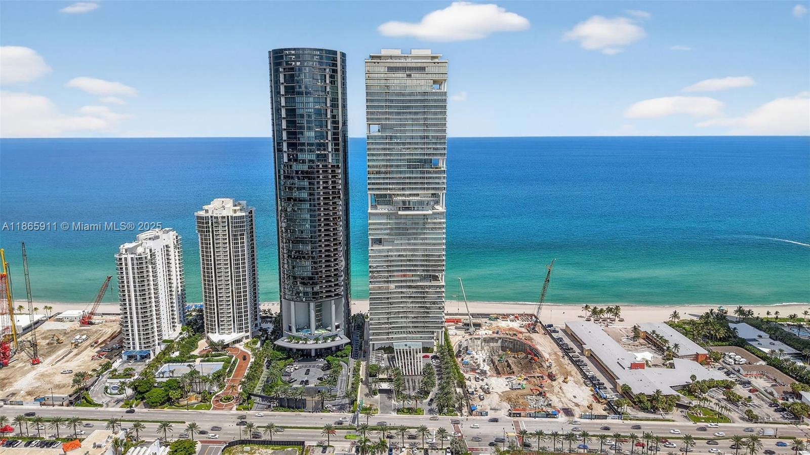 TURNBERRY OCEAN CLUB - Residential