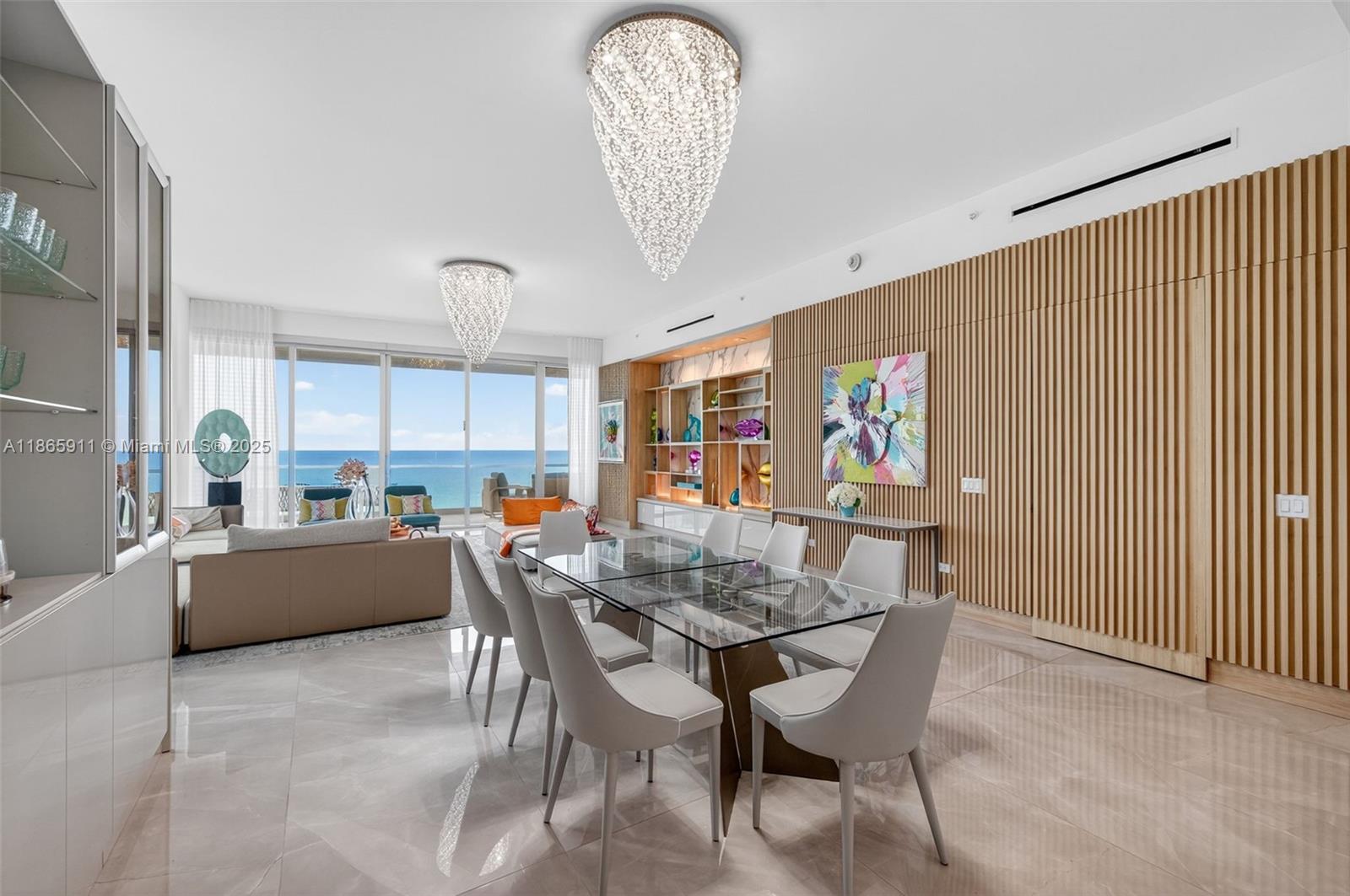 TURNBERRY OCEAN CLUB - Residential