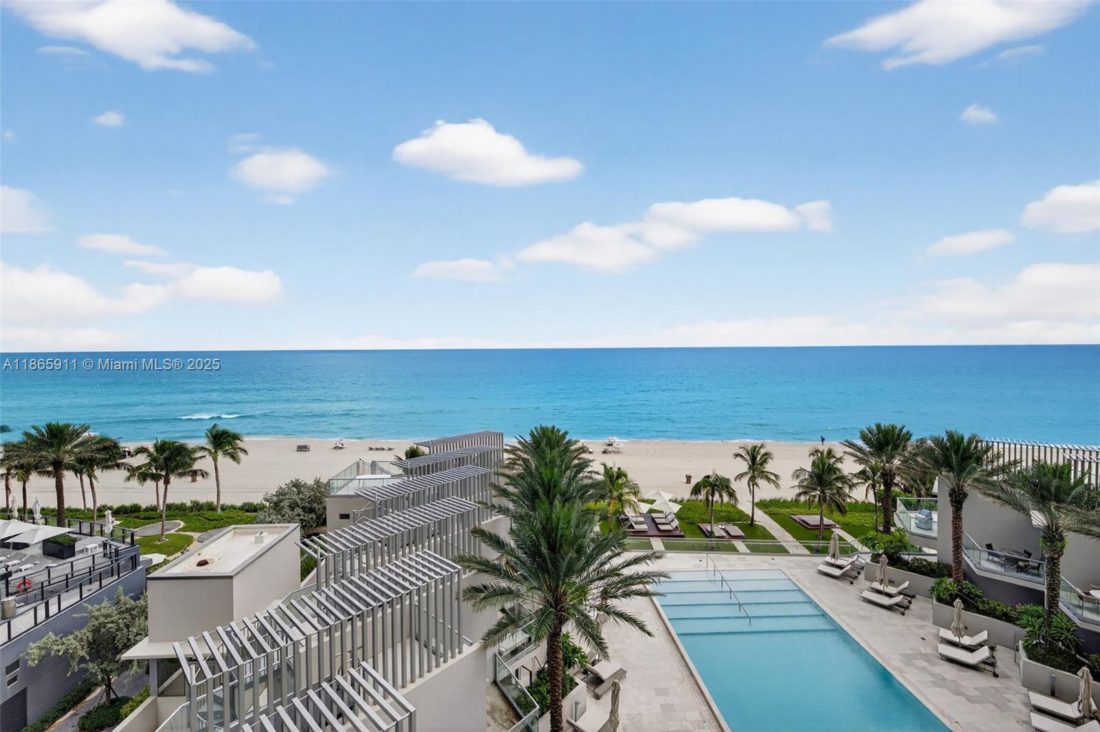 TURNBERRY OCEAN CLUB - Residential