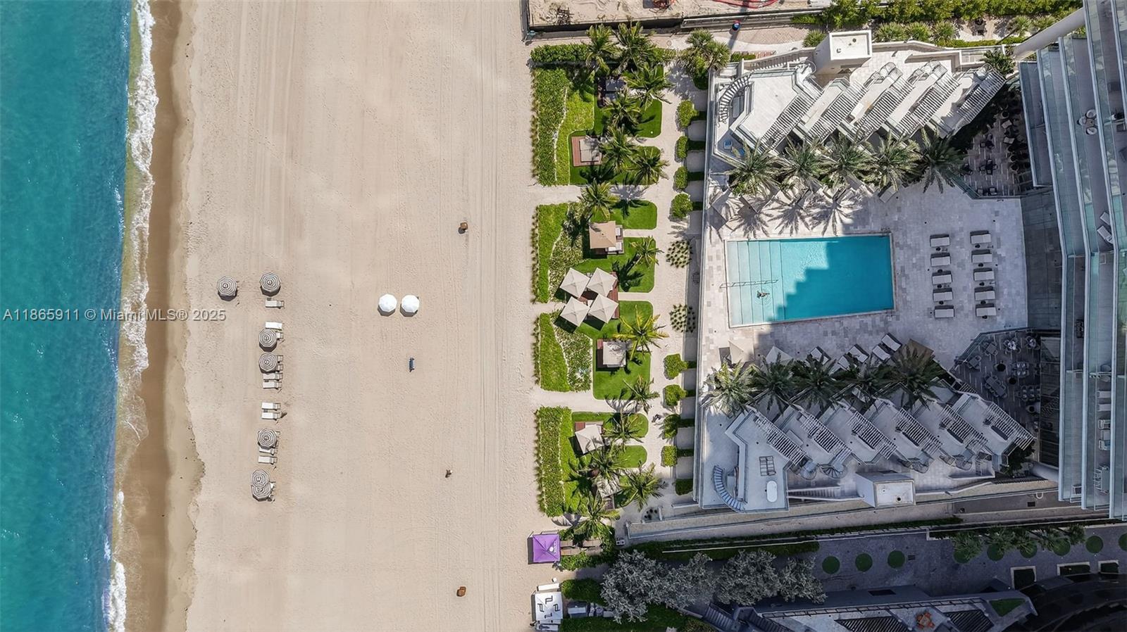 TURNBERRY OCEAN CLUB - Residential