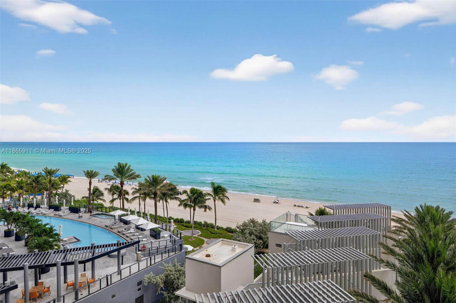 TURNBERRY OCEAN CLUB - Residential