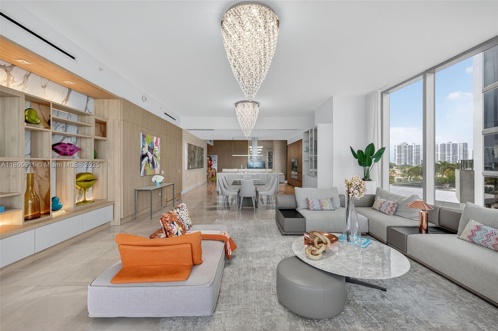 TURNBERRY OCEAN CLUB - Residential