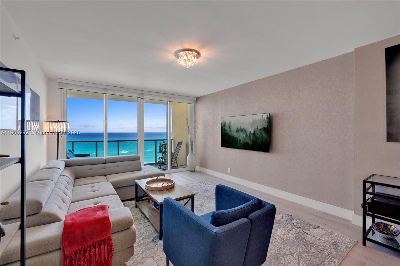 WAVE CONDO - Residential