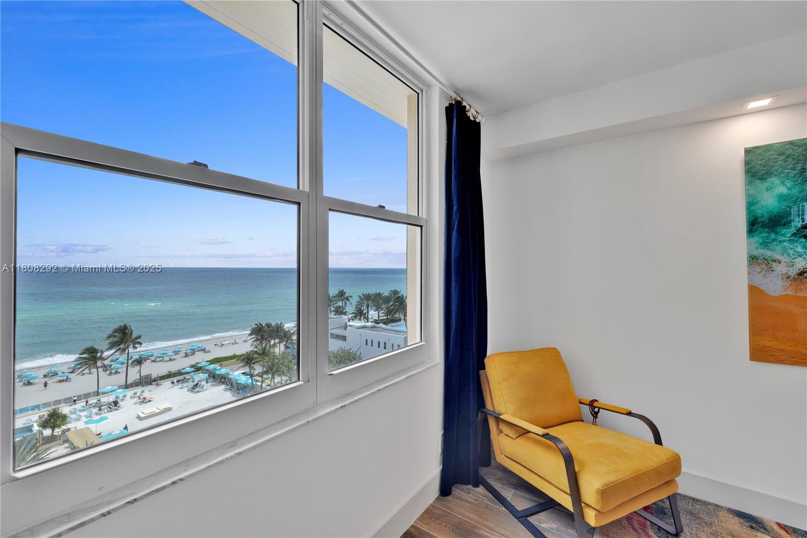 WAVE CONDO - Residential
