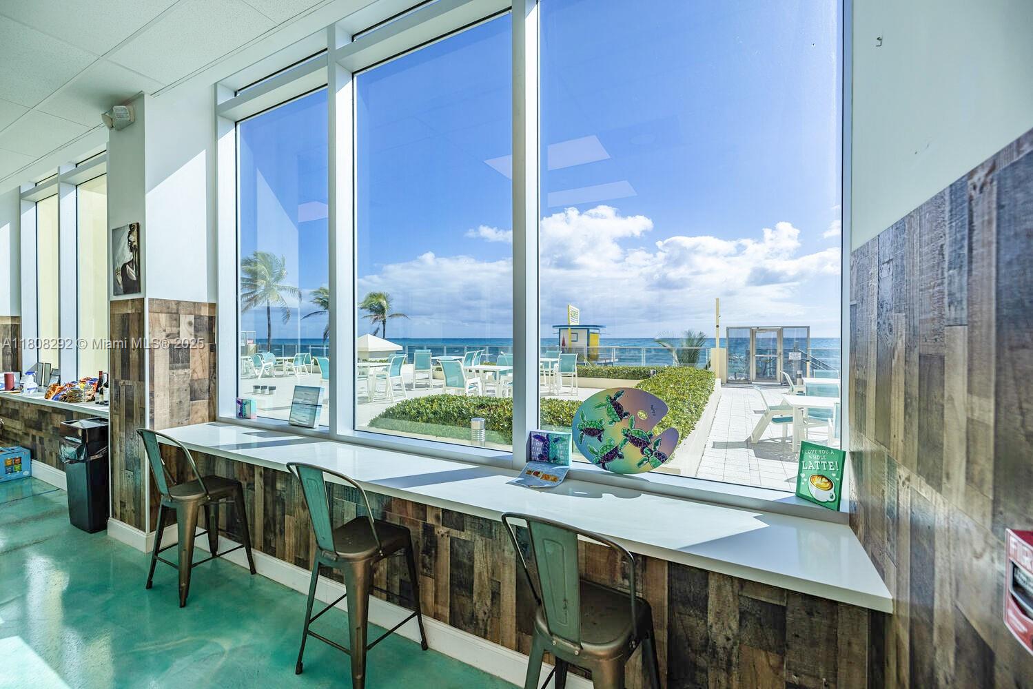 WAVE CONDO - Residential
