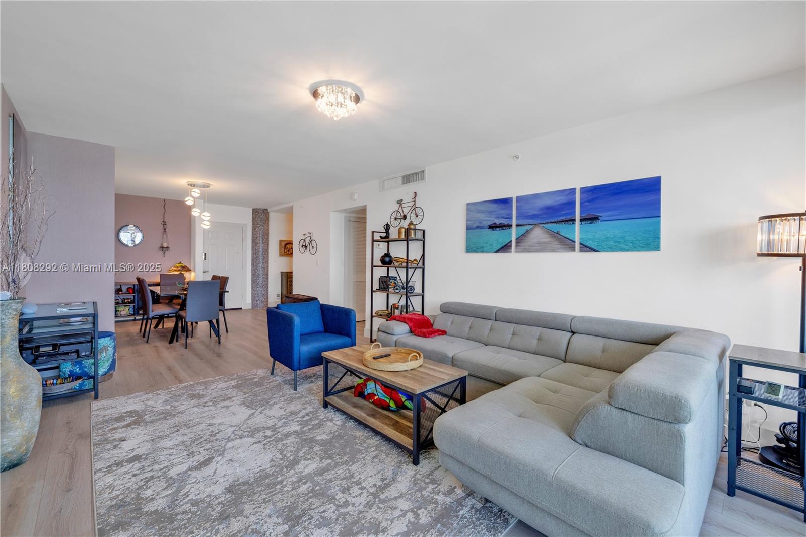 WAVE CONDO - Residential