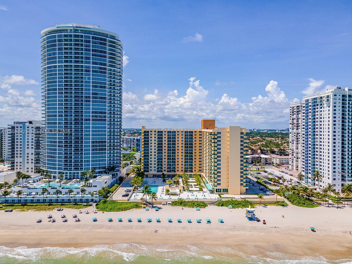 WAVE CONDO - Residential