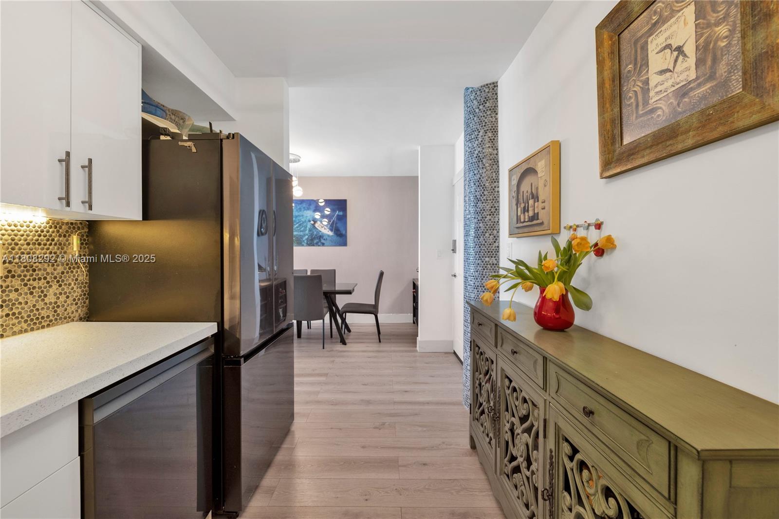 WAVE CONDO - Residential
