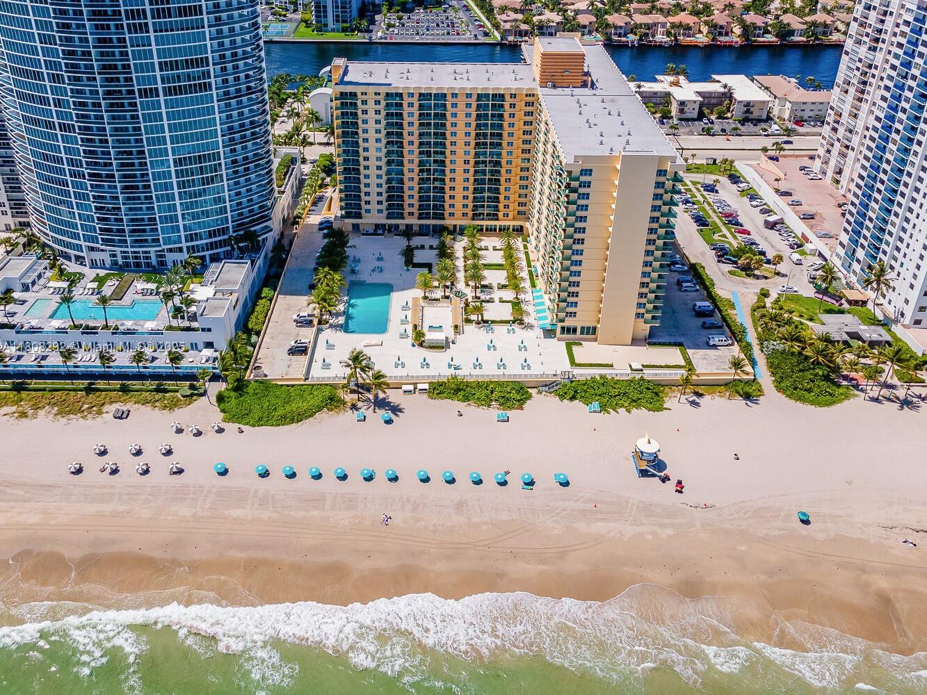 WAVE CONDO - Residential
