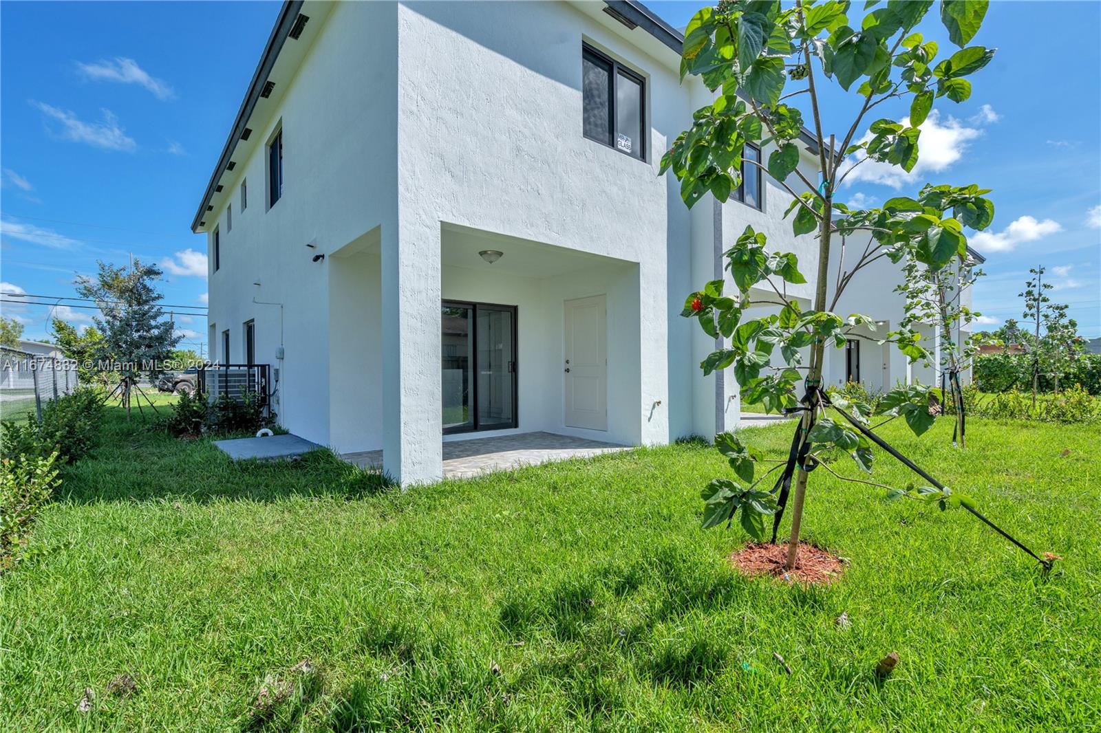 1231-1233 NW 9 AVE CONDO - Residential