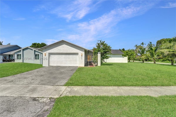5505 SW 9TH ST, MARGATE, FL 33068 - Image f7fb6bae9a8aeb9291a7018ce5cc6fa9/1008688617