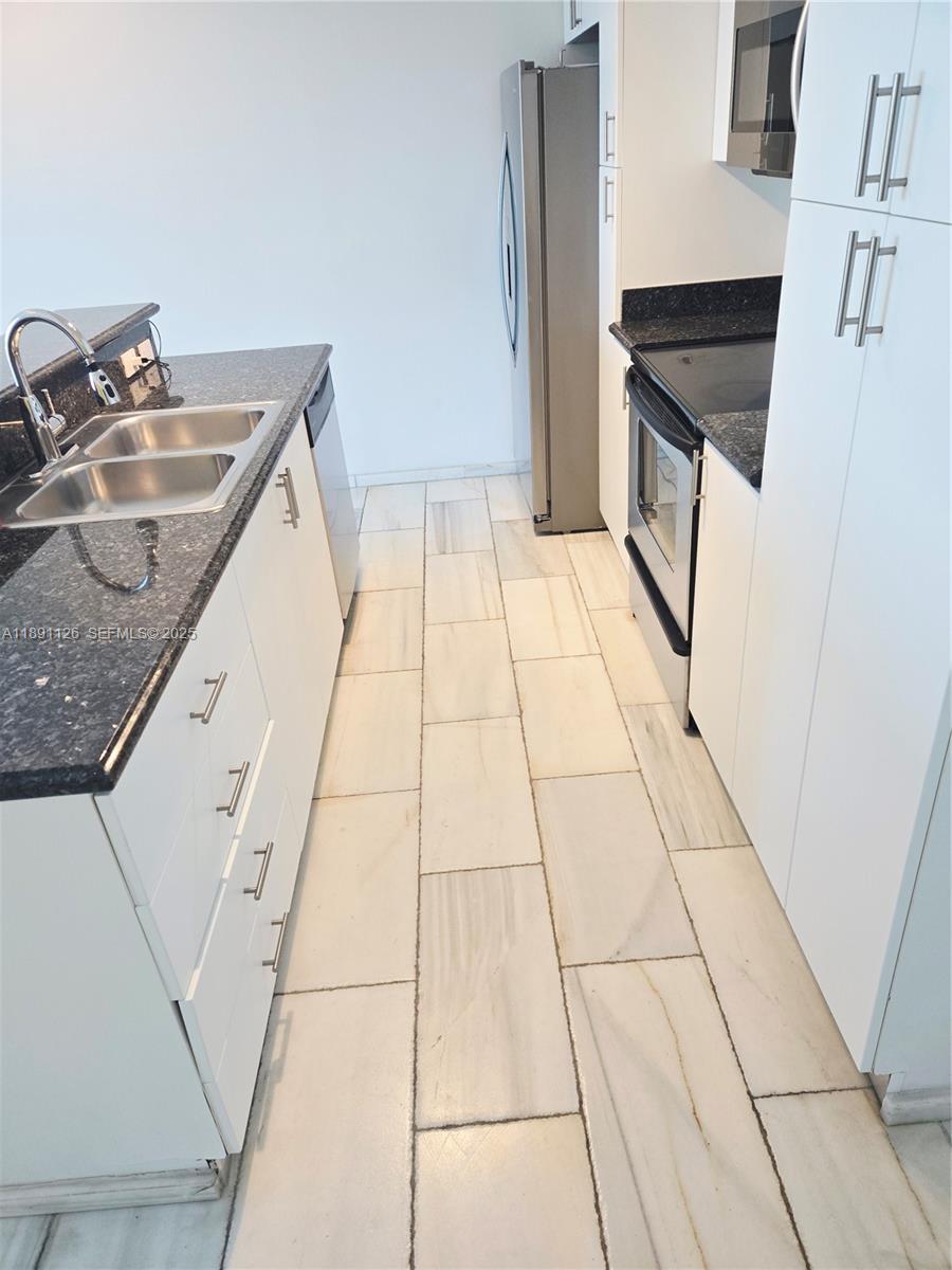 CORAL SEA VIEW CONDO - Residential Lease