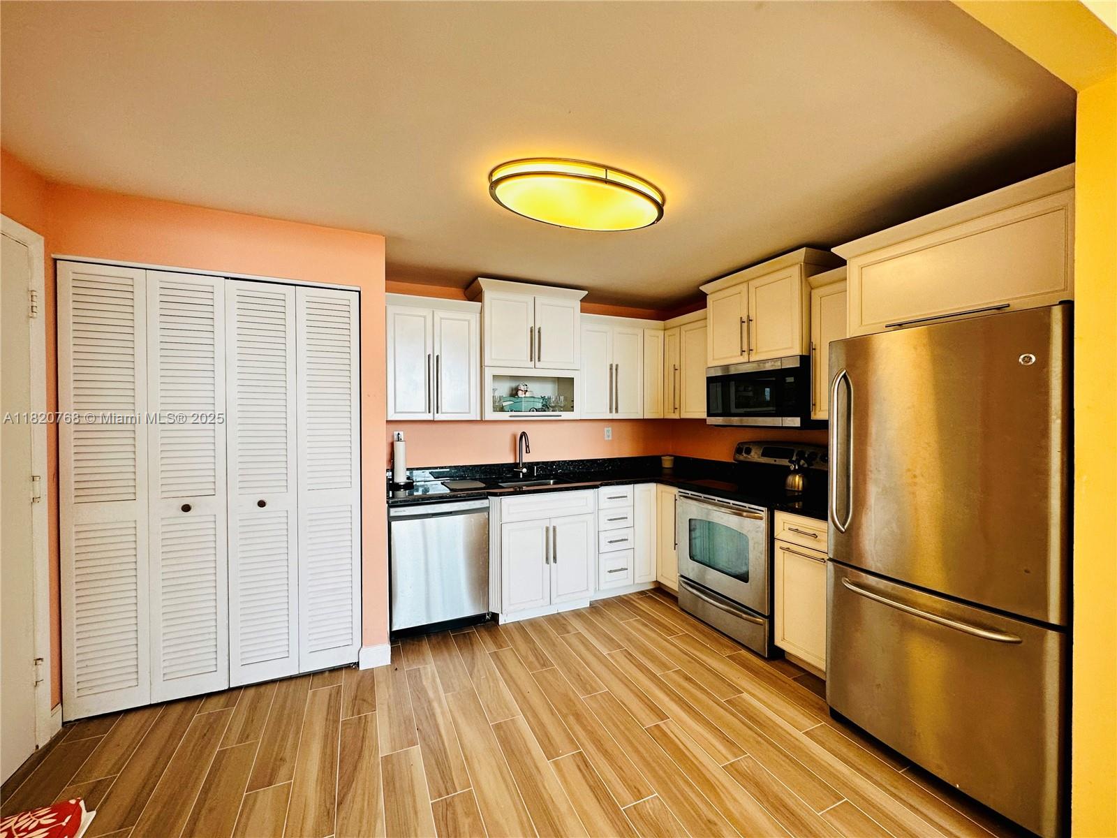 STRATFORD TOWERS CONDO - Residential Lease