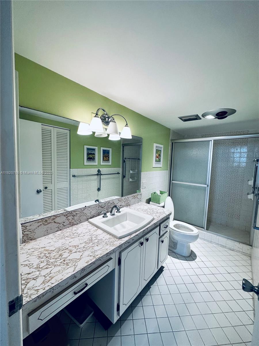 STRATFORD TOWERS CONDO - Residential Lease