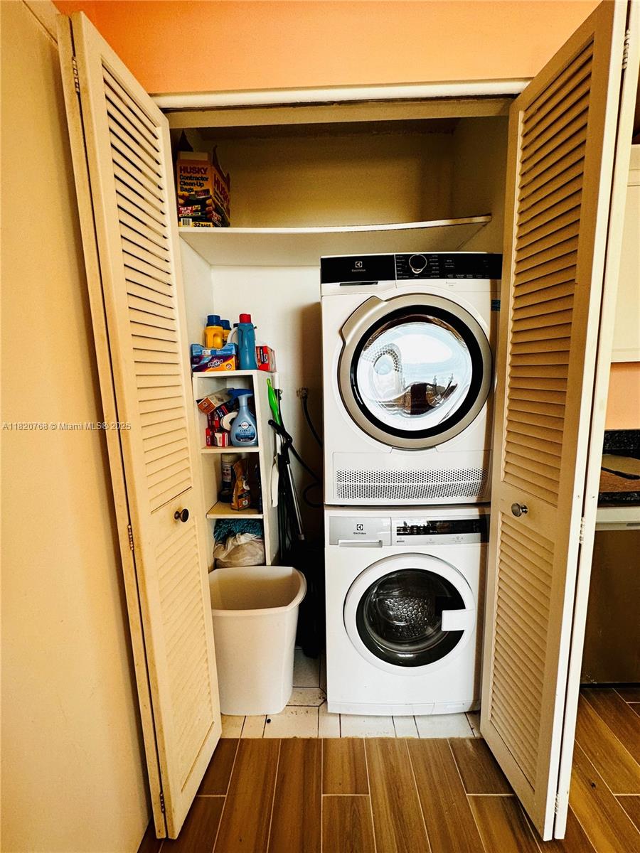 STRATFORD TOWERS CONDO - Residential Lease