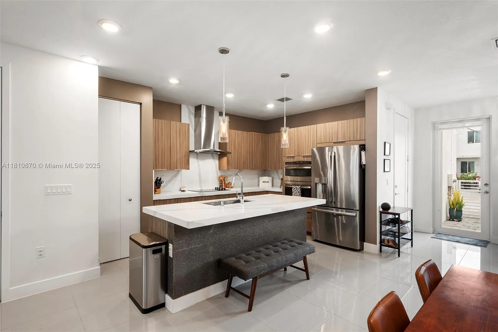 Doral, Florida 33178, United States, 3 Bedrooms Bedrooms, ,3 BathroomsBathrooms,Residential,Pending,140448